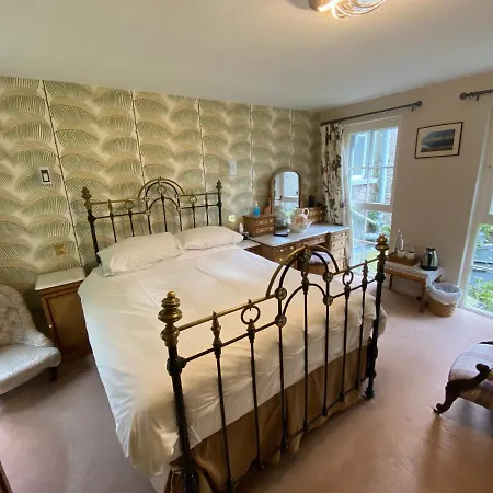 St Marys Mount Bed and Breakfast 4*