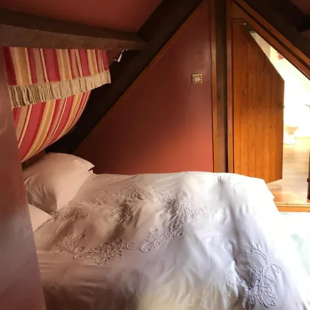 St Marys Mount Bed and Breakfast 4*